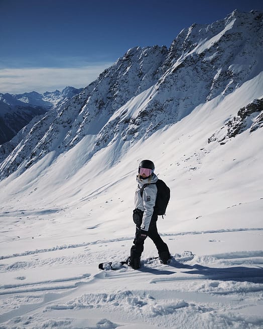 Cliente @sarah_bacher_ in Montec Moss W Giacca Snowboard Donna Light Grey/Black