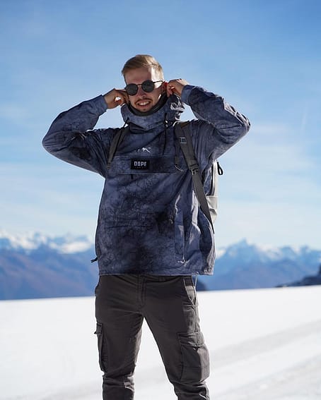Klant @_jnsvb in Dope Blizzard Snowboard jas Heren Dirt
