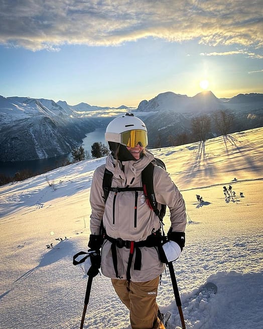 Klant @vickanwahlen in Montec Fawk W Snowboard jas Dames Sand