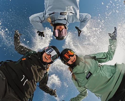 Klant @ronja_23o5 in Dope Annok W Snowboard jas Dames Black