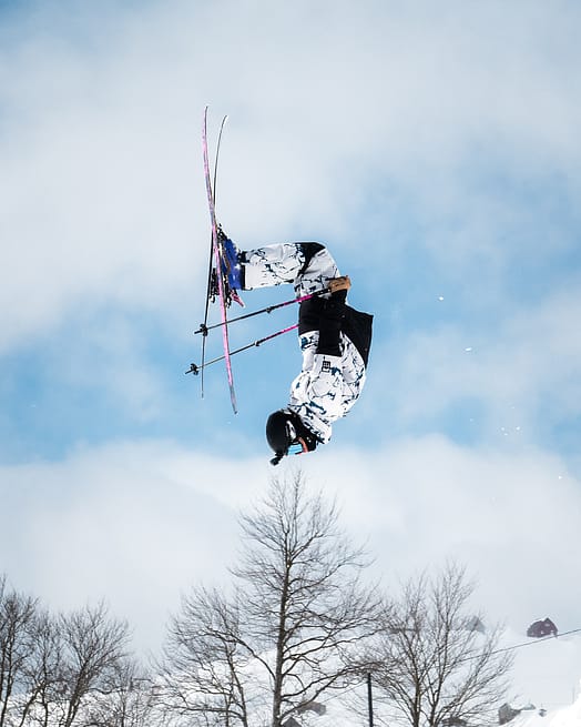 Customer @alvaropenades in Montec Arch Ski Jacket Men Ice/Black