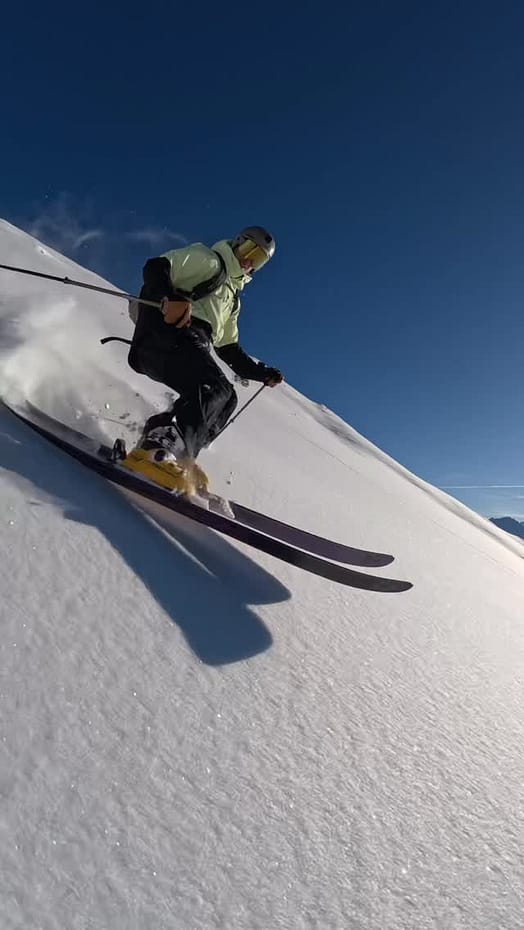 Customer @felixwiemers in Montec Arch Ski Jacket Men Faded Neon/Black