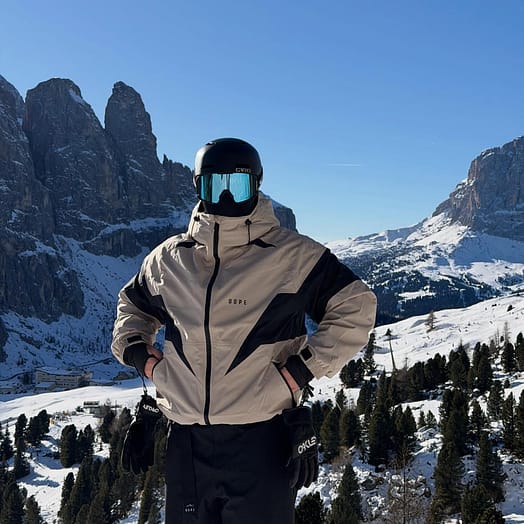 Zákazník @alessandro.valerio7 v Dope Spartan Lyžařská Bunda Pánské Spike Sand/Black