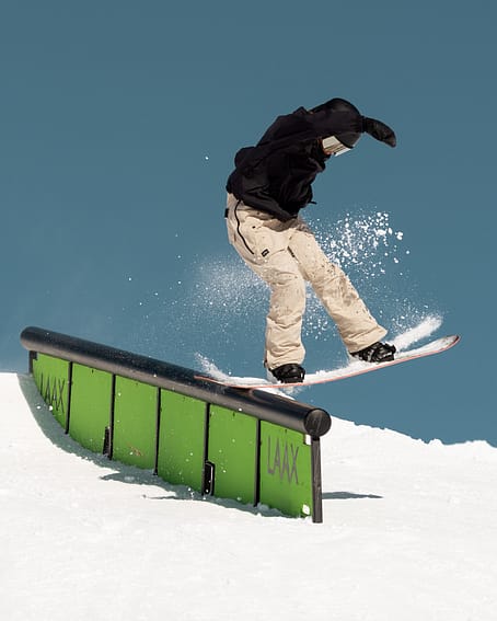 Cliente @irinaruegg en Dope Notorious B.I.B W Pantalones Snowboard Mujer Sand