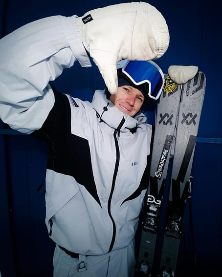 Customer @baumgartner_sam in Dope Spartan Snowboard Jacket Men Spike Light Grey/Black Renewed