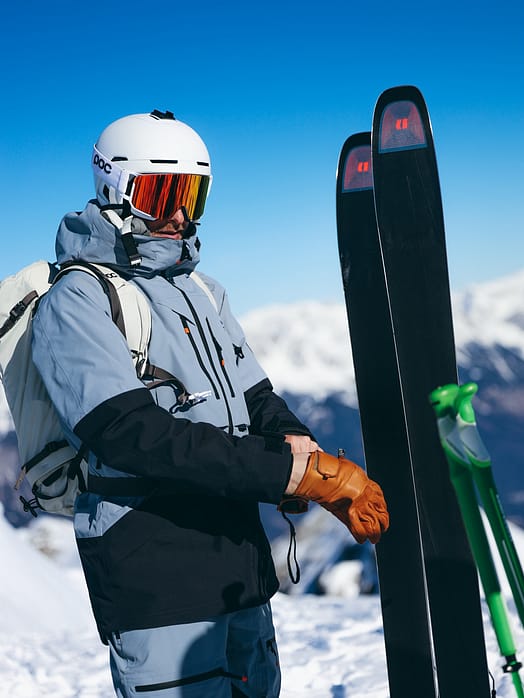 Customer @kevin_maderegger in Montec Arch Snowboard Jacket Men Soft Blue/Black Renewed