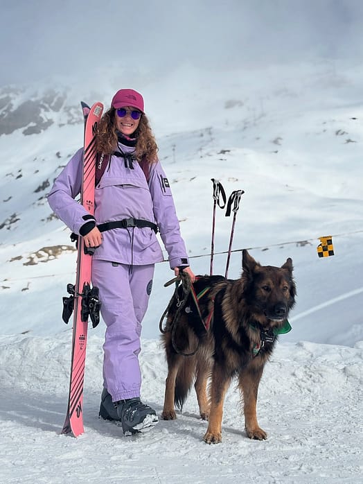 Customer @mountainlifewithbb in Dope Annok W Snowboard Jacket Women Faded Violet