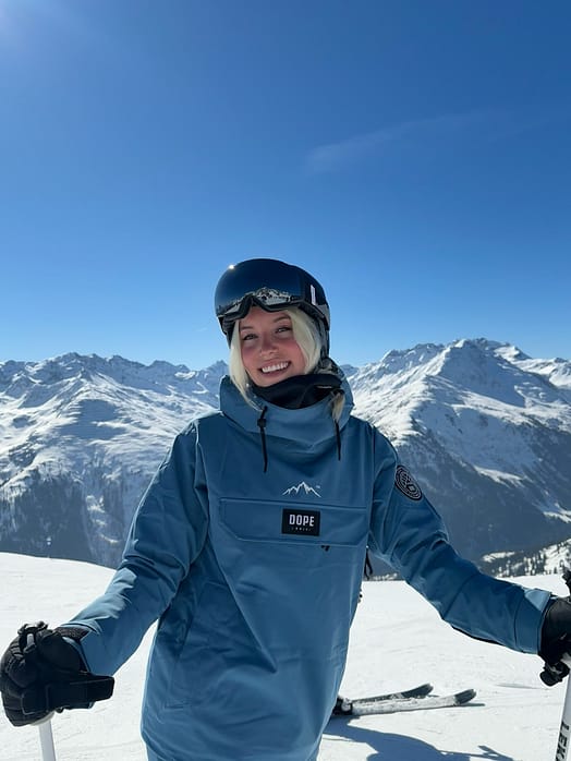 Klant @_janinasl_ in Dope Blizzard W Snowboard jas Dames Blue Steel