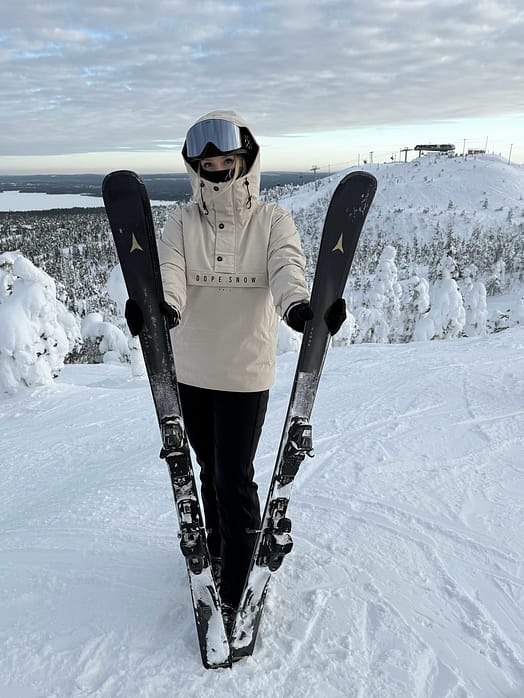 Kunde @millakumpula in Dope Legacy W Snowboardjacke Damen Sand Renewed