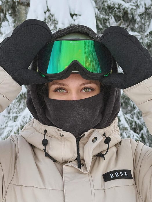 Klient @sarahsmii w Dope Puffer W Full Zip Kurtka Narciarska Kobiety Sand