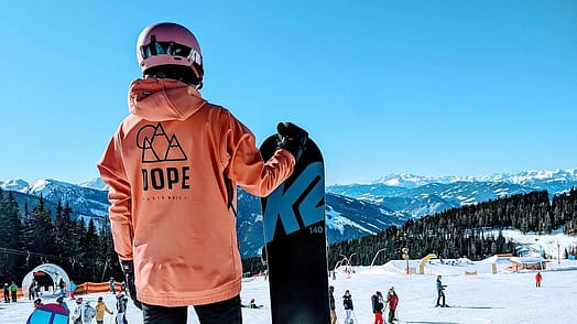 Zákazník @amyzaraaitken v Dope Yeti W 21 Bunda na Snowboard Dámské Rise Peach Renewed