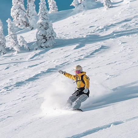 Klant @_mandyzhu in Montec Moss W 2020 Ski jas Dames Yellow/Black