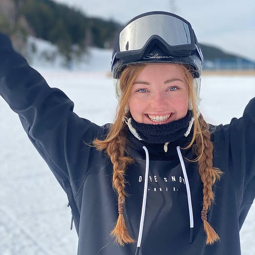 Zákazník @heleenvangorkom v Dope Yeti W 21 Bunda na Snowboard Dámské Range Black