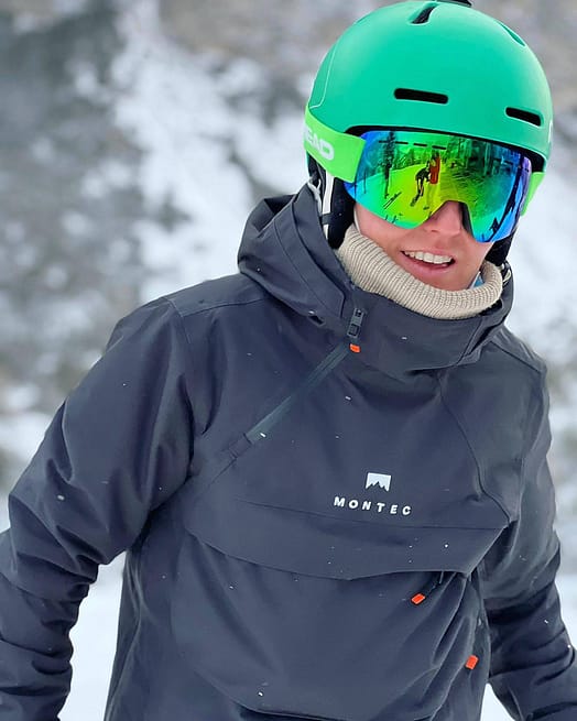 Customer @elinepeterse in Montec Dune 2019 Snowboard Jacket Men Black