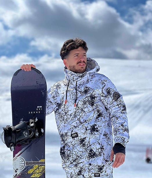 Zákazník @lorenzo.stradaioli v Dope Wylie Bunda na Snowboard Pánské Patch Rock Renewed