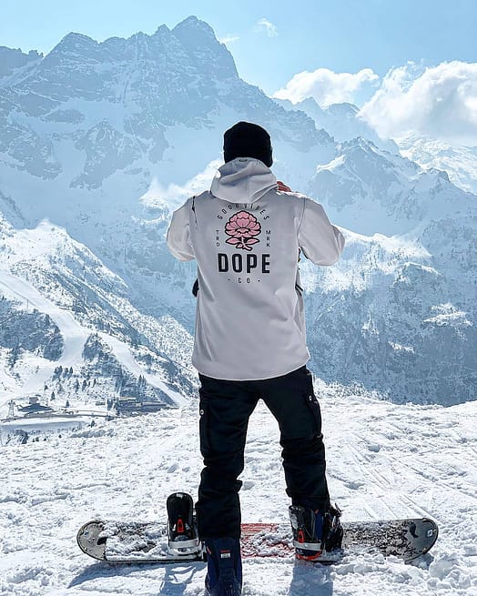 Customer @lorenzodedo in Dope Yeti 2021 Ski Jacket Men Rose Light Grey