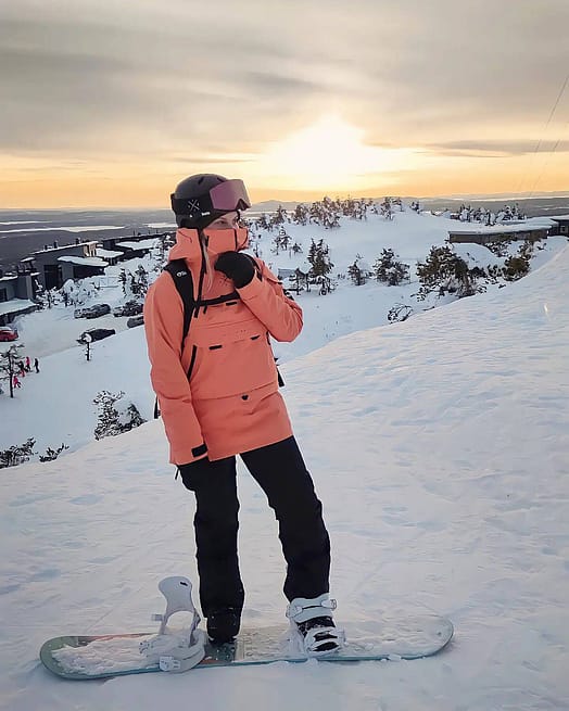 Zákazník @salssi v Dope Akin W 21 Bunda na Snowboard Dámské Peach Renewed