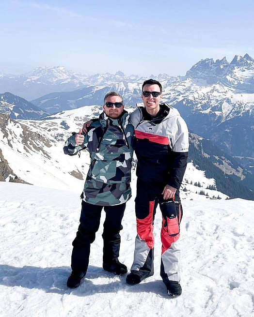 Klient @liamdoolin10 w Montec Dune 21 Kurtka Snowboardowa Mężczyźni Light Grey/Coral/Black