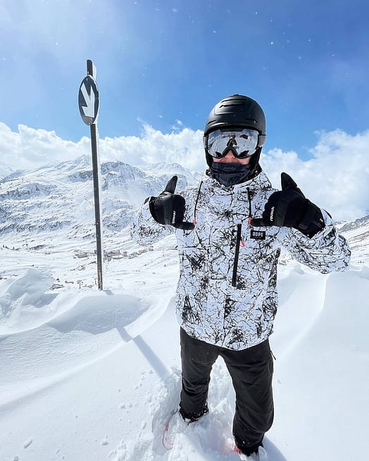 Cliente @tbs.ms in Dope Blizzard Full Zip 2021 Giacca Snowboard Uomo Rock
