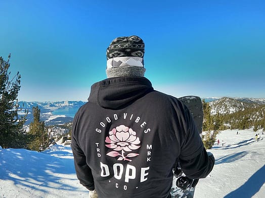 Customer @amanimengerink in Dope Yeti 2021 Ski Jacket Men Rose Black