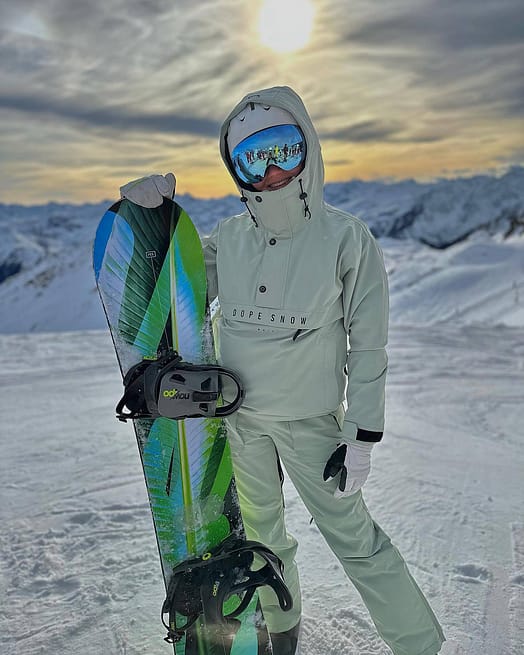 Customer @maudelesscher in Dope Notorious B.I.B W 2022 Ski Pants Women Soft Green