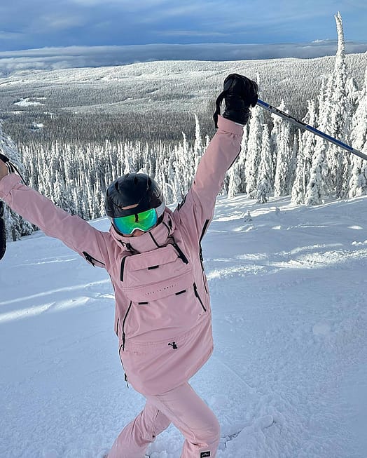 Klant @chloeydesforge in Dope Akin W Snowboard jas Dames Soft Pink