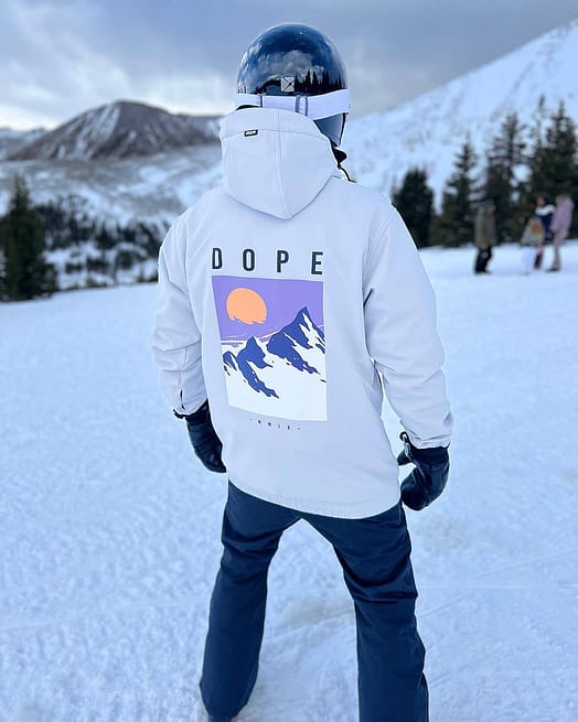 Cliente @kramer_cunningham en Dope Yeti 2022 Chaqueta Esquí Hombre Peak Light Grey