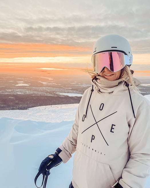 Klant @evelinakultahippu in Dope Yeti W Snowboard jas Dames 2X-Up Sand