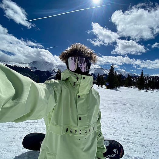 Klant @crosselmquist in Dope Legacy 23 Snowboard jas Heren Faded Neon