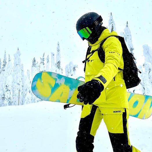 Customer @life.of.row in Montec Dune W Snowboard Jacket Women Bright Yellow