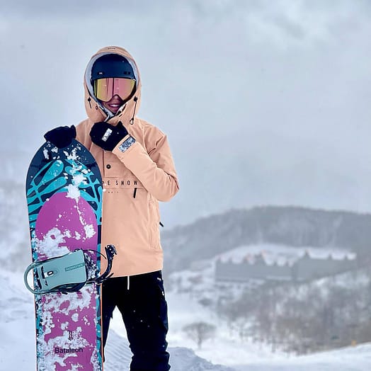 Klant @annie_gauthier in Dope Legacy W Snowboard jas Dames Khaki Yellow