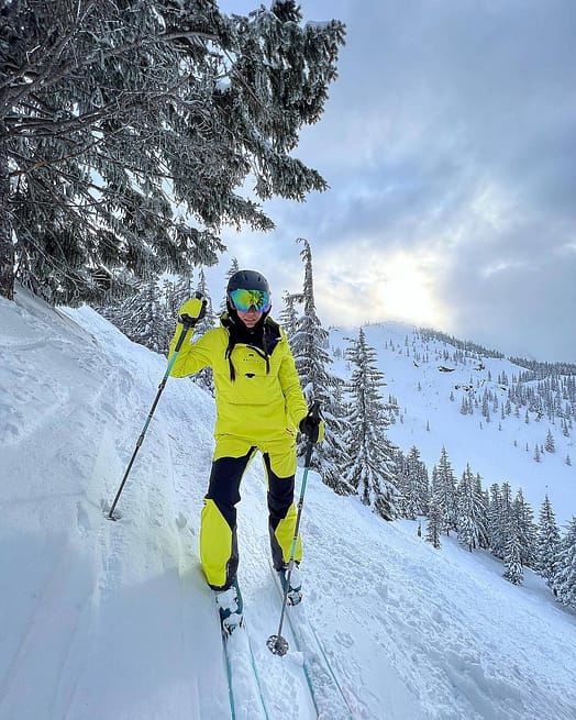 Customer @dulce.carolina6 in Montec Dune W Snowboard Jacket Women Bright Yellow