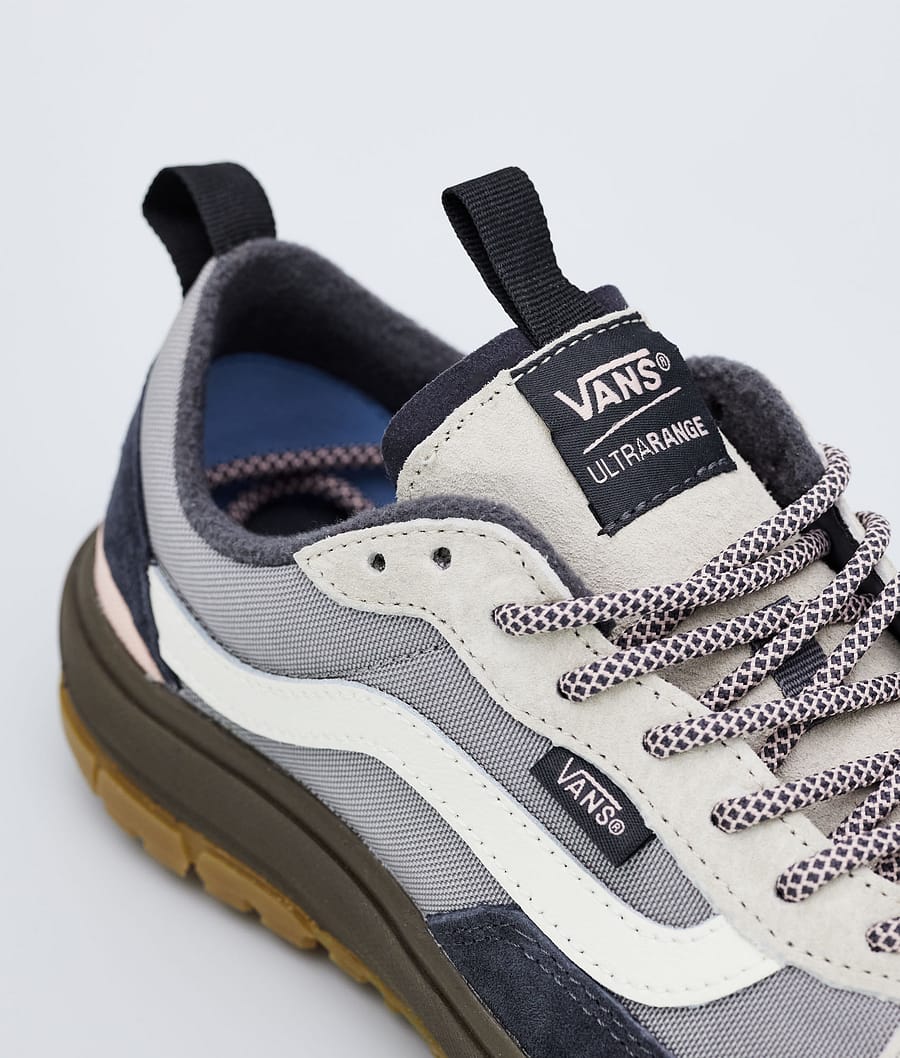 nike basketball shoes grey