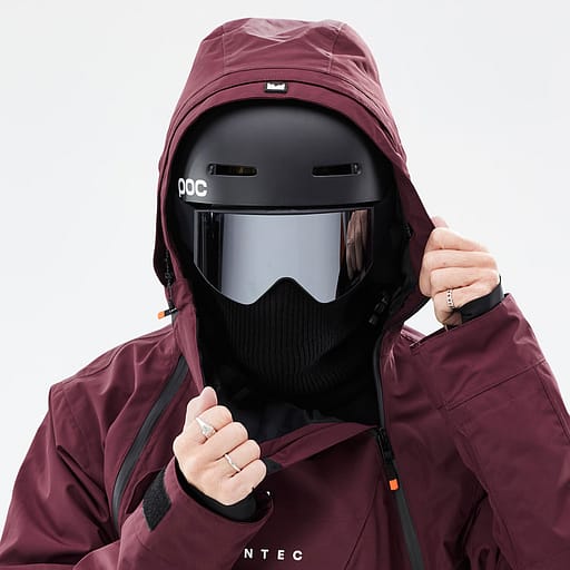 Capuche anti-tempête