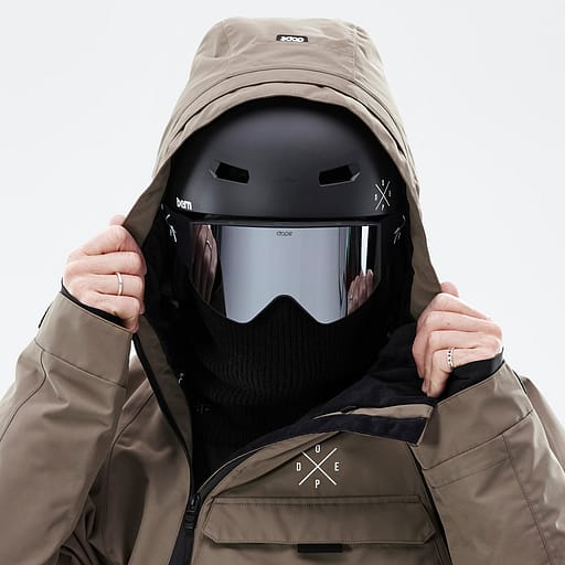 Capuche anti-tempête