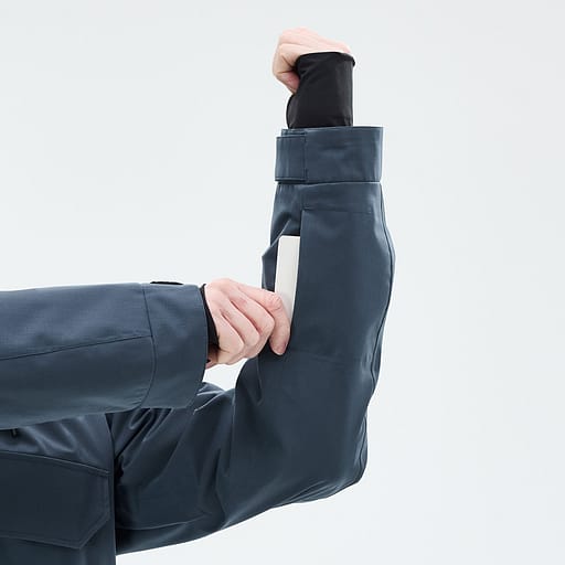Lift Pass Pocket Main Product Details Image,