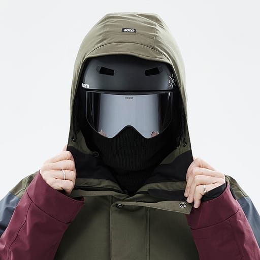 Capuche anti-tempête