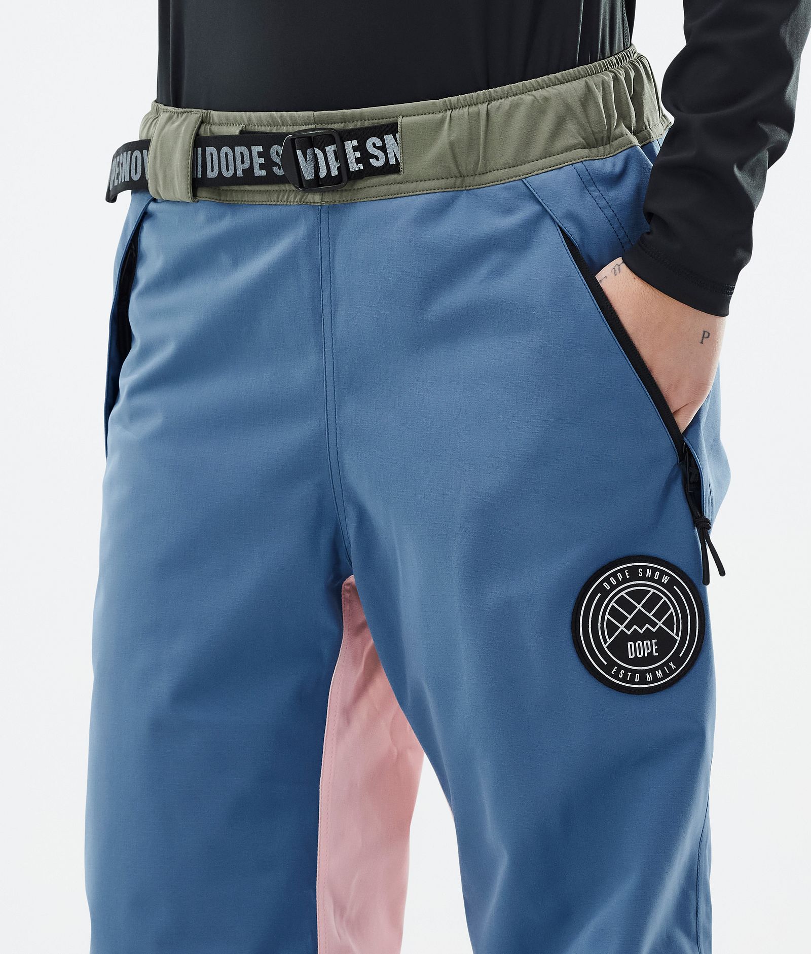 Dope Blizzard Track W Pantalon de Snowboard Femme Blue Steel/Light Grey/Soft Pink/Greenish