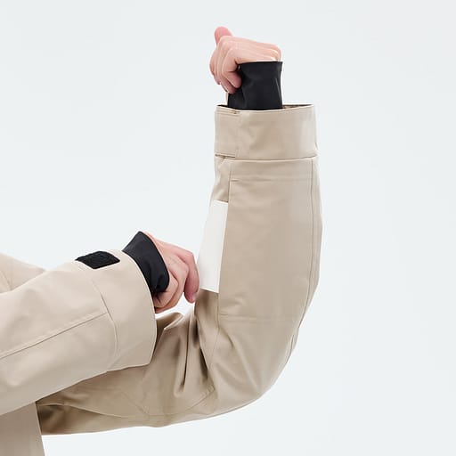Lift Pass Pocket Main Product Details Image,