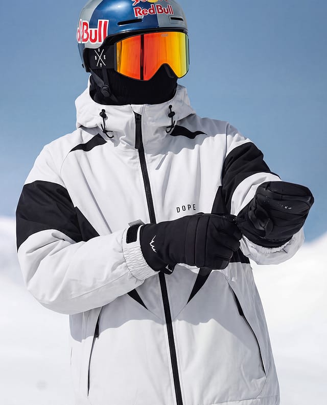 how-to-choose-the-best-ski-gloves-ridestore-magazine