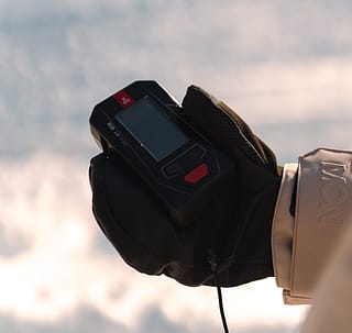 LVS-Gerät, Schaufel und Sonde: dein Trio für mehr Sicherheit