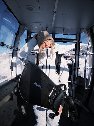 How did your snowboarding journey begin, and what do you remember most about those first days?
